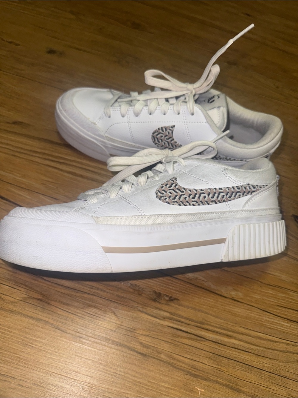 Nike Court Legacy United in Victory Sneakers